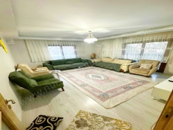 Turgutlu Mustafa Kemal Mah. Satılık Daire 140 M2 | Doğalgaz(Kombi) | 1 Banyo