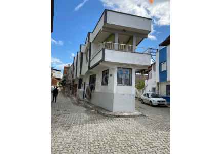 Haus Kaufen In  Türkei, Manisa, Turgutlu, Istasyonalti Str. , 6+2 Zimmer, 100 m2