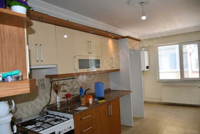 Hamidiye Mah. Gerze Kiralık Daire |  2+1 Oda | 100M2 Aylık 17.000Tl | 4. Kat | Doğalgaz(Kombi) | 1 Banyo | 2 Yatak Odası Resim-4