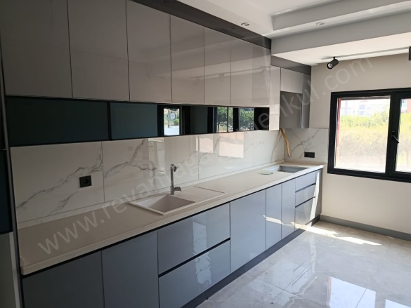 Ergenekon Mah. Turgutlu Satılık Daire |  3+1 Oda | 160M2 6.500.000Tl  Krediye Uygun  | Giriş + 1.Kat | Yerden Isıtma | 2 Banyo | 1 Yatak Odası Resim-2