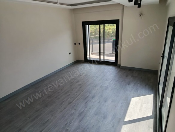 Ergenekon Mah. Turgutlu Satılık Daire |  3+1 Oda | 160M2 6.500.000Tl  Krediye Uygun  | Giriş + 1.Kat | Yerden Isıtma | 2 Banyo | 1 Yatak Odası Resim-4