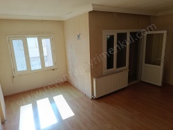 Turgutlu Turan Mah. Satılık Daire 3+1 150 M2 | 3. Kat | Doğalgaz(Kombi) | 1 Banyo | 1 Yatak Odası
