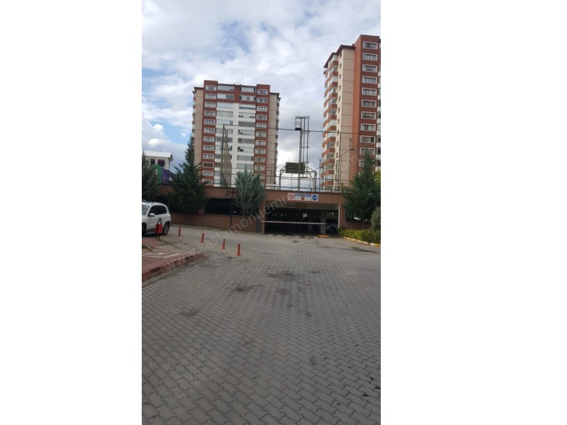 AKKENT SİTESİNDE SATILIK 3+1 DAİRE