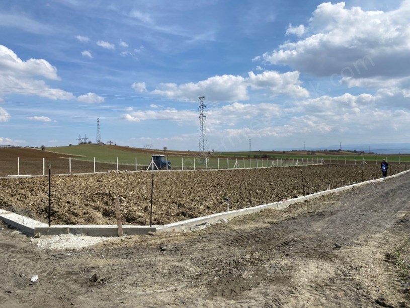 DEVREKANİ YOLU ÜZERİ AKSİNİR KÖYÜNDE SATILIK KOOP. HİSSESİ
