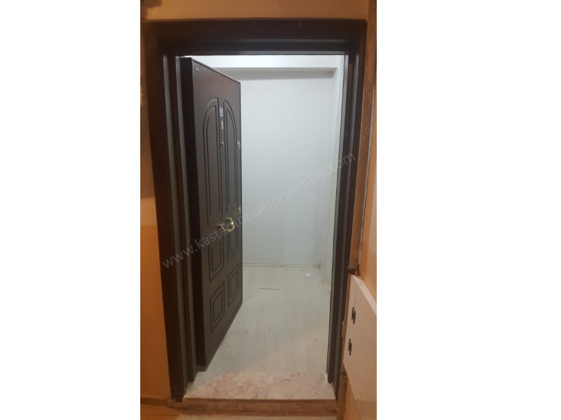 MERKEZ ANA CADDE ÜZERİ KİRALIK 3+1 DAİRE