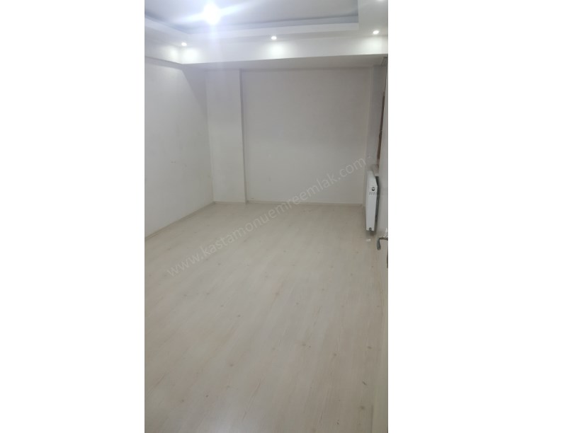 MERKEZ ANA CADDE ÜZERİ KİRALIK 3+1 DAİRE