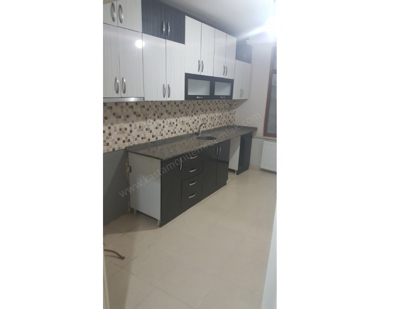MERKEZ ANA CADDE ÜZERİ KİRALIK 3+1 DAİRE