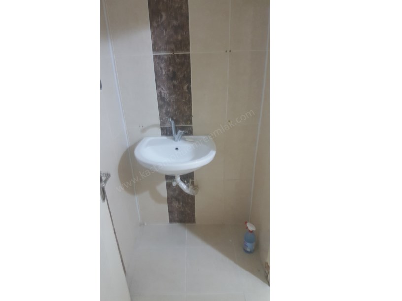 MERKEZ ANA CADDE ÜZERİ KİRALIK 3+1 DAİRE