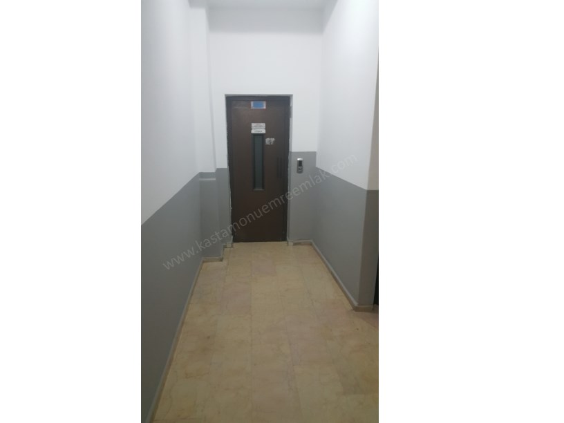 MERKEZ ANA CADDE ÜZERİ KİRALIK 3+1 DAİRE