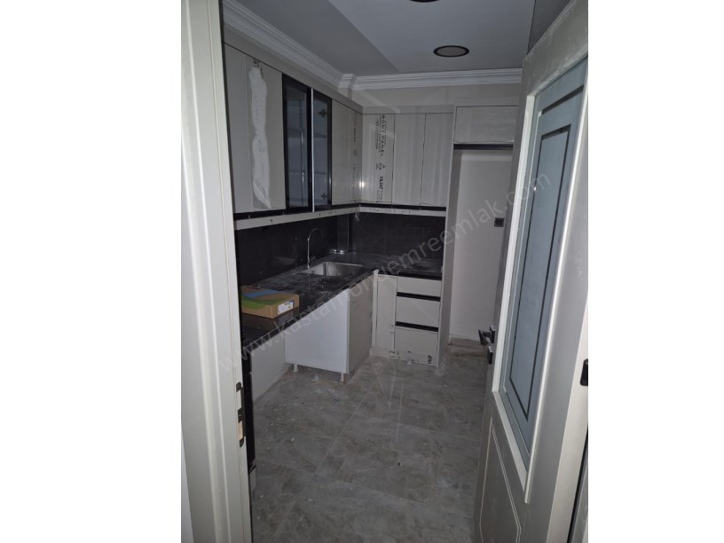 MÜTEVELLİ PARLA İŞ MERKEZİNDE SATILIK 2+1 OFİS