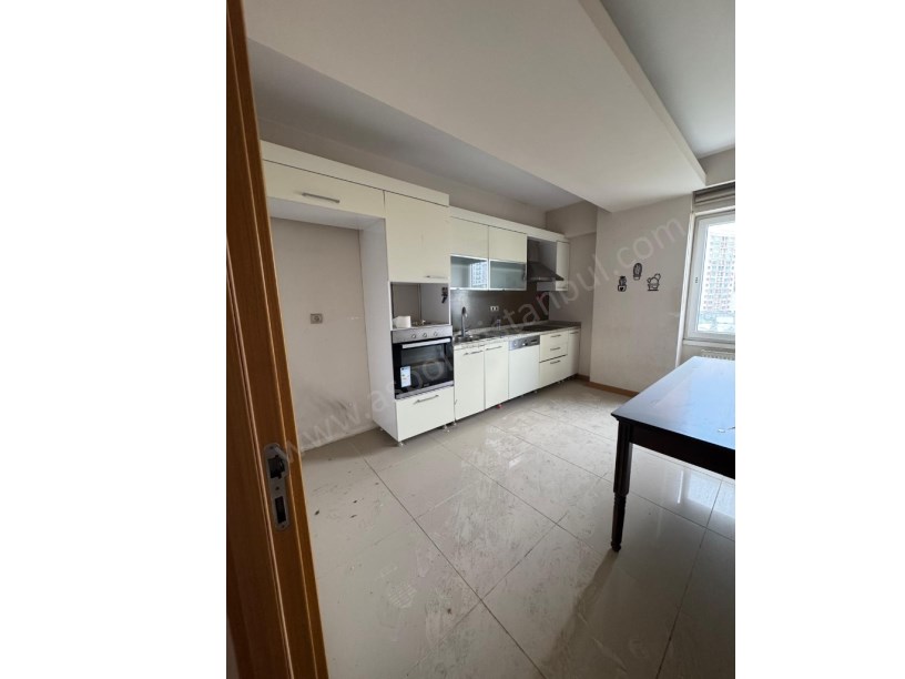 Cumhuriyet Mahallesi Blue Residenceda 214 M2 3+1 Kapalı Mutfak