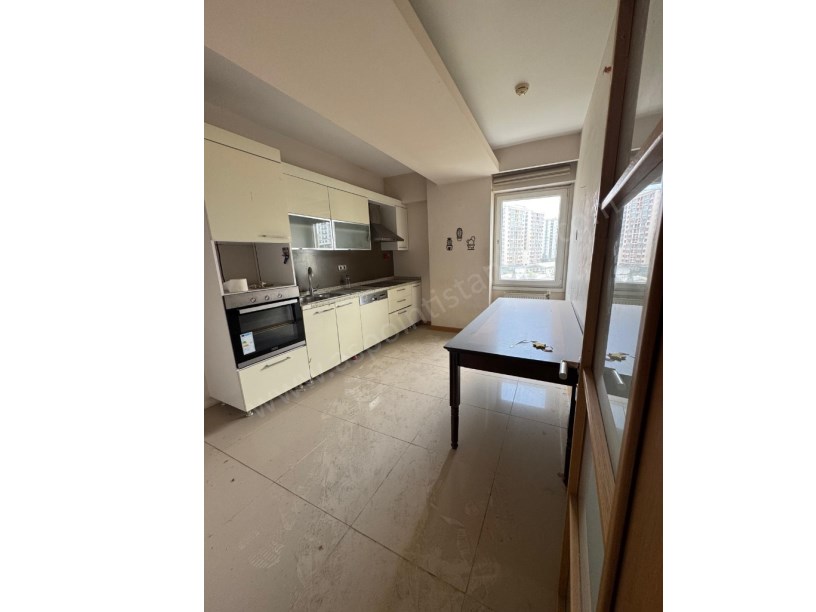 Cumhuriyet Mahallesi Blue Residenceda 214 M2 3+1 Kapalı Mutfak