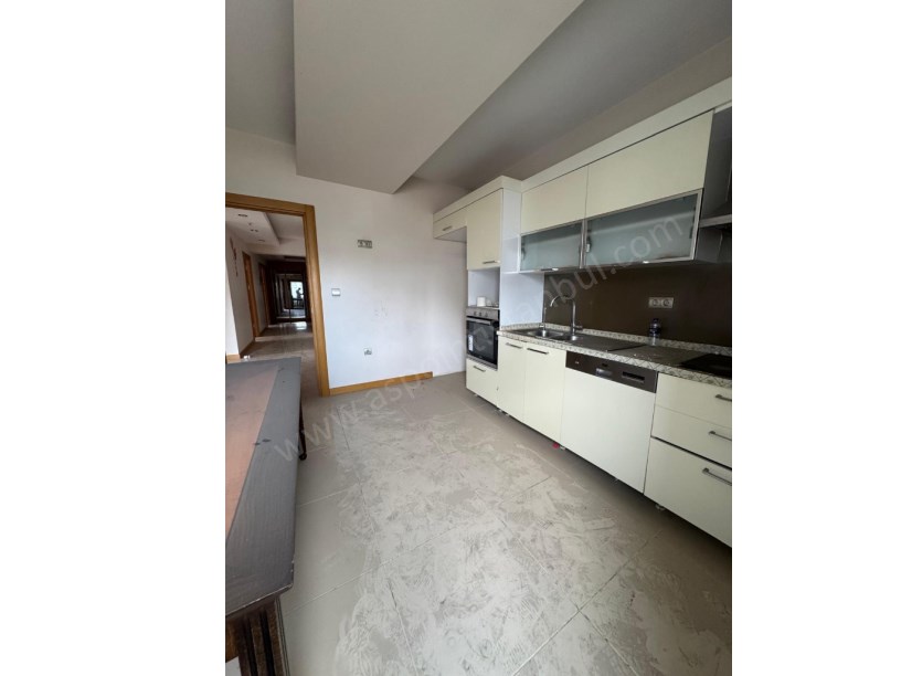 Cumhuriyet Mahallesi Blue Residenceda 214 M2 3+1 Kapalı Mutfak