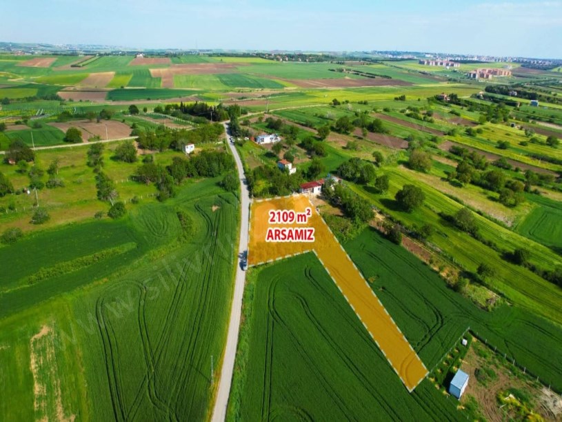 SİLİVRİ FENERKÖY MAHHALLESİNDE KÖMÜRCÜ BAĞLAR MEVKİGİNDE SATILIK TARLA 2.110M2