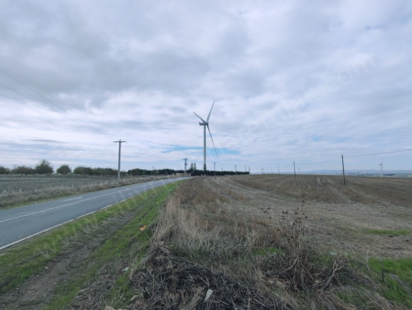 SİLİVRİ KURFALLI MAHALLESİNDE SATILIK TARLA ASFALTIN DİBİNDE 4.228M2