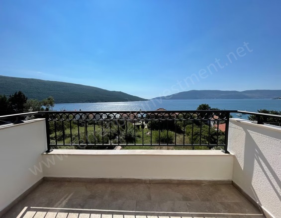 Herceg Novi Herceg Novi Satılık Daire |  1+1 Oda | 45M2 135.000€ | Yüksek Giriş | Klima | 1 Banyo | 1 Yatak Odası Resim-3