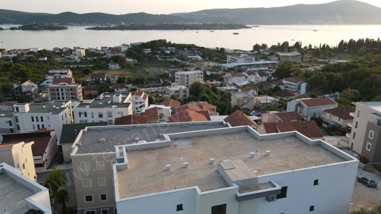 Tivat Tivat Satılık Daire |  1+1 Oda | 45M2 148.000€ | 2. Kat | Yerden Isıtma | 1 Banyo | 1 Yatak Odası Resim-4