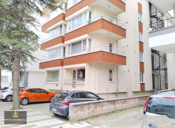 Bahçelievler Mah. Bolu Kiralık Daire |  1+1 Oda | 60M2 Aylık 15.000Tl  Krediye Uygun  | Yüksek Giriş | Doğalgaz(Kombi) | 1 Banyo | 1 Yatak Odası Resim-2