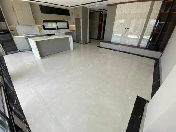 Altınoluk Narlıda Doğanın içinde Deniz Manzaralı Havuzlu 4+1 Satılık Villa Edremit Mah