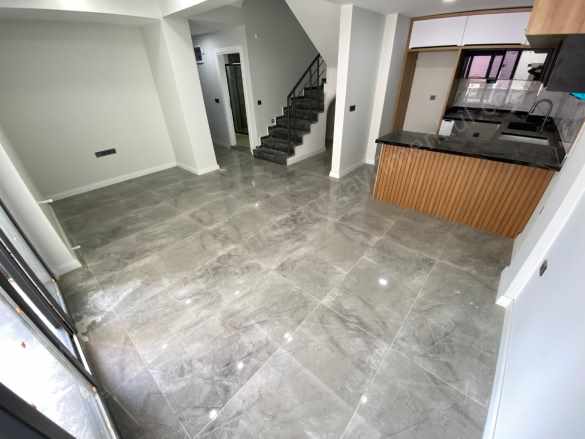 Altınoluk Narlıda 3+1 Bahçeli Lar Satılık Villa Edremit Mah