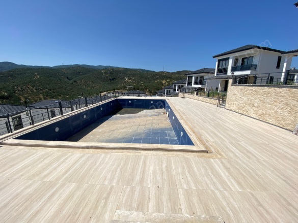 Sahil Mah-Küçükkuyu Köyü. Ayvacık Satılık Villa |  3+1 Oda | 160M2 15.000.000Tl  Krediye Uygun  | Müstakil | Kat Kaloriferi | 3 Banyo | 3 Yatak Odası Resim-2