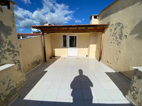 Altınoluk Narlıda Havuzlu Sitede Daire Fiyatına 3+1 Satılık Villa Edremit Narlı Mah