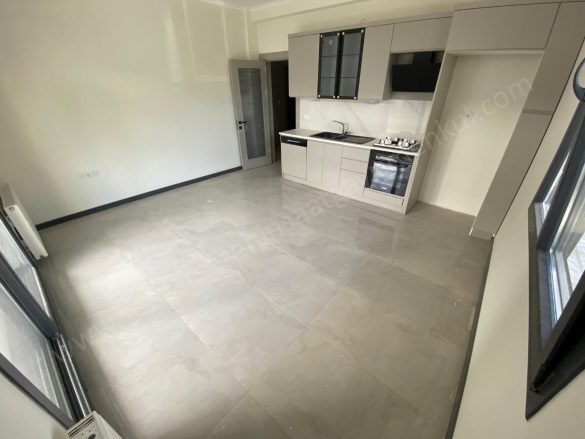 Altınoluk Mah. Edremit Satılık Daire |  2+1 Oda | 95M2 6.500.000Tl  Krediye Uygun  | Yüksek Giriş | Kat Kaloriferi | 1 Banyo | 2 Yatak Odası Resim-4