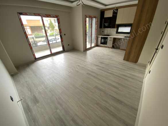 Altınoluk Merkezde Sıfır 2+1 Giriş Kat Satılık Daire Edremit Mah