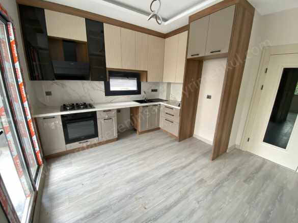 Altınoluk Merkezde Sıfır 2+1 Giriş Kat Satılık Daire Edremit Mah