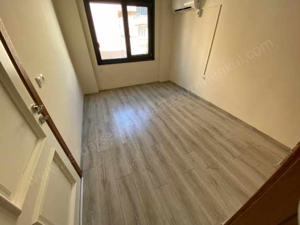 Altınoluk Merkezde 5 Yıllık 2+1 Ara Kat Satılık Daire Edremit Mah