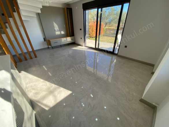 Altınoluk Narlıda Deniz Manzaralı Trıplex 4+1 Satılık Villa Edremit Narlı Mah