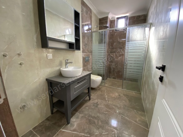 Altınoluk Mah. Edremit Satılık Daire |  4+1 Oda | 160M2 9.850.000Tl  Krediye Uygun  | 3. Kat | Yerden Isıtma | 2 Banyo | 4 Yatak Odası Resim-1