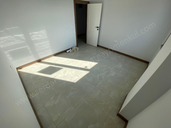 Altınoluk Mah. Edremit Satılık Daire |  4+1 Oda | 160M2 9.850.000Tl  Krediye Uygun  | 3. Kat | Yerden Isıtma | 2 Banyo | 4 Yatak Odası Resim-3