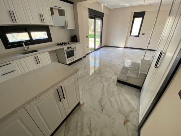 Altınoluk Mah. Edremit Satılık Villa |  3+1 Oda | 160M2 15.000.000Tl  Krediye Uygun  | Tripleks | Kat Kaloriferi | 3 Banyo | 3 Yatak Odası Resim-3