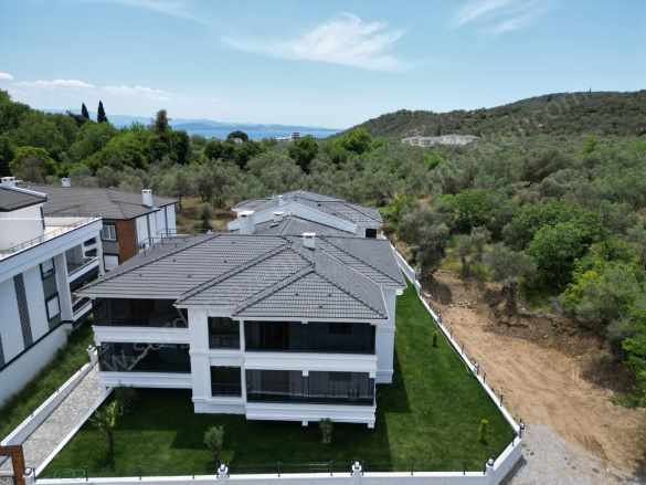 Gürede Doğanın içinde 2+1 Sıfır Ler Satılık Daire Edremit Güre Mah