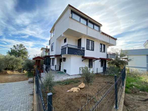 Altınolukta Deniz Manzaralı Trıplex 4+1 Satılık Villa Edremit Altınoluk Mah