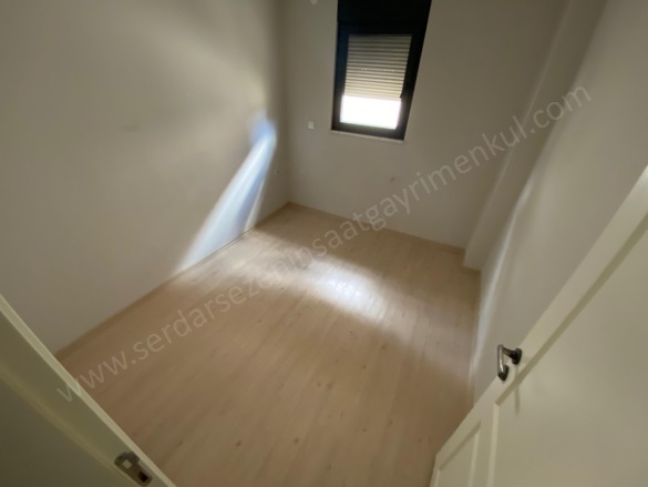 Altınoluk Mah. Edremit Satılık Daire |  2+1 Oda | 80M2 5.500.000Tl  Krediye Uygun  | 2. Kat | Klima | 1 Banyo | 2 Yatak Odası Resim-3