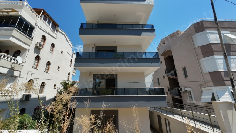 Altınoluk Mah. Edremit Satılık Daire |  2+1 Oda | 95M2 6.850.000Tl  Krediye Uygun  | 1. Kat | Kat Kaloriferi | 1 Banyo | 2 Yatak Odası Resim-1