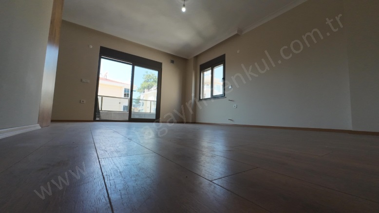 Altınoluk Mah. Edremit Satılık Daire |  2+1 Oda | 95M2 6.850.000Tl  Krediye Uygun  | 1. Kat | Kat Kaloriferi | 1 Banyo | 2 Yatak Odası Resim-4