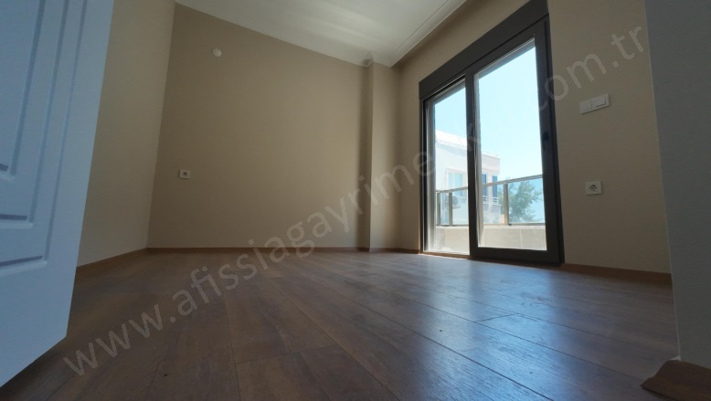 Altınoluk Mah. Edremit Satılık Daire |  2+1 Oda | 95M2 6.850.000Tl  Krediye Uygun  | 1. Kat | Kat Kaloriferi | 1 Banyo | 2 Yatak Odası Resim-5