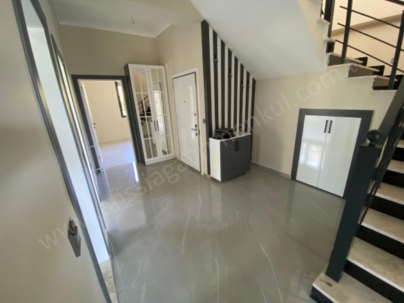 Altınoluk Mah. Edremit Satılık Villa |  4+1 Oda | 175M2 25.000.000Tl  Krediye Uygun  | Müstakil | Kat Kaloriferi | 3 Banyo | 4 Yatak Odası Resim-2