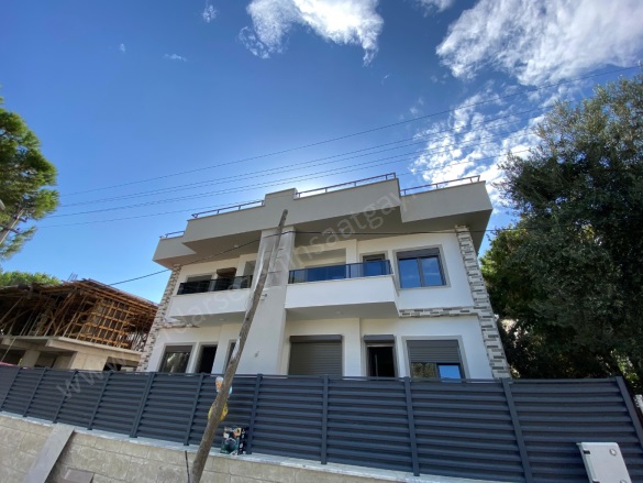 Altınoluk Mah. Edremit Satılık Daire |  2+1 Oda | 90M2 6.250.000Tl  Krediye Uygun  | Giriş Katı | Klima | 1 Banyo | 2 Yatak Odası Resim-1