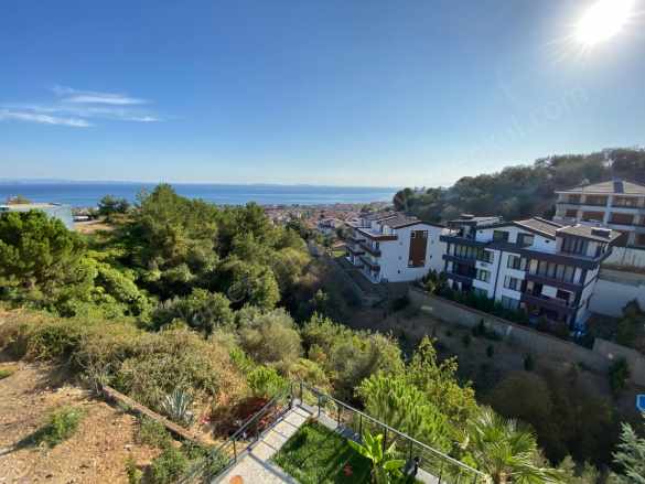 Altınolukta Eşsiz Manzaralı Havuzlu Müstakil 4+1 Satılık Villa Edremit Altınoluk Mah