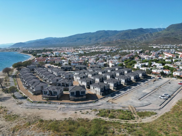 Güre Cumhuriyet Mah. Edremit Satılık Villa |  4+1 Oda | 300M2 50.000.000Tl  Krediye Uygun  | Müstakil | Yerden Isıtma | 4 Banyo | 4 Yatak Odası Resim-2