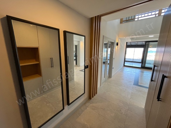 Güre Cumhuriyet Mah. Edremit Satılık Villa |  4+1 Oda | 300M2 50.000.000Tl  Krediye Uygun  | Müstakil | Yerden Isıtma | 4 Banyo | 4 Yatak Odası Resim-4