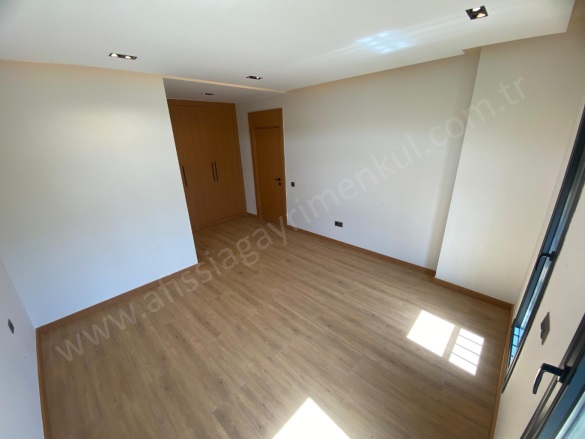 Güre Mah. Edremit Satılık Villa |  4+1 Oda | 280M2 21.500.000Tl  Krediye Uygun  | Müstakil | Yerden Isıtma | 3 Banyo | 4 Yatak Odası Resim-5