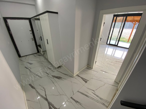 Altınoluk Mah. Edremit Satılık Daire |  4+1 Oda | 160M2 13.000.000Tl  Krediye Uygun  | Tripleks | Kat Kaloriferi | 3 Banyo | 4 Yatak Odası Resim-3