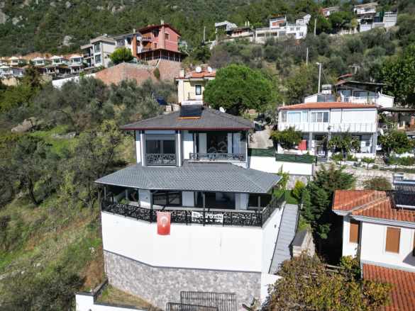 Altınolukta Eşsiz Deniz Manzaralı Müstakil 4+1 Satılık Villa Edremit Altınoluk Mah