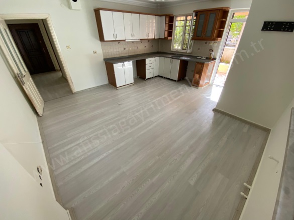 Altınoluk Mah. Edremit Satılık Daire |  2+1 Oda | 90M2 4.500.000Tl  Krediye Uygun  | Bahçe Katı | Kat Kaloriferi | 1 Banyo | 2 Yatak Odası Resim-1