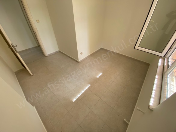 Altınoluk Mah. Edremit Satılık Daire |  2+1 Oda | 90M2 4.500.000Tl  Krediye Uygun  | Bahçe Katı | Kat Kaloriferi | 1 Banyo | 2 Yatak Odası Resim-3